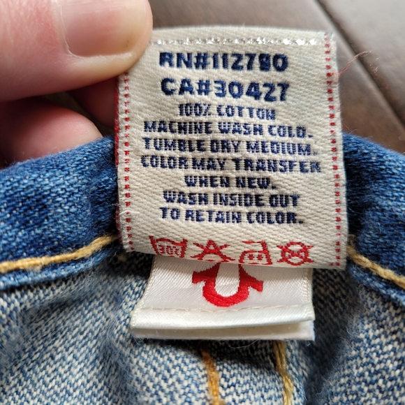 Men's True Religion distressed jeans - Picture 5 of 6